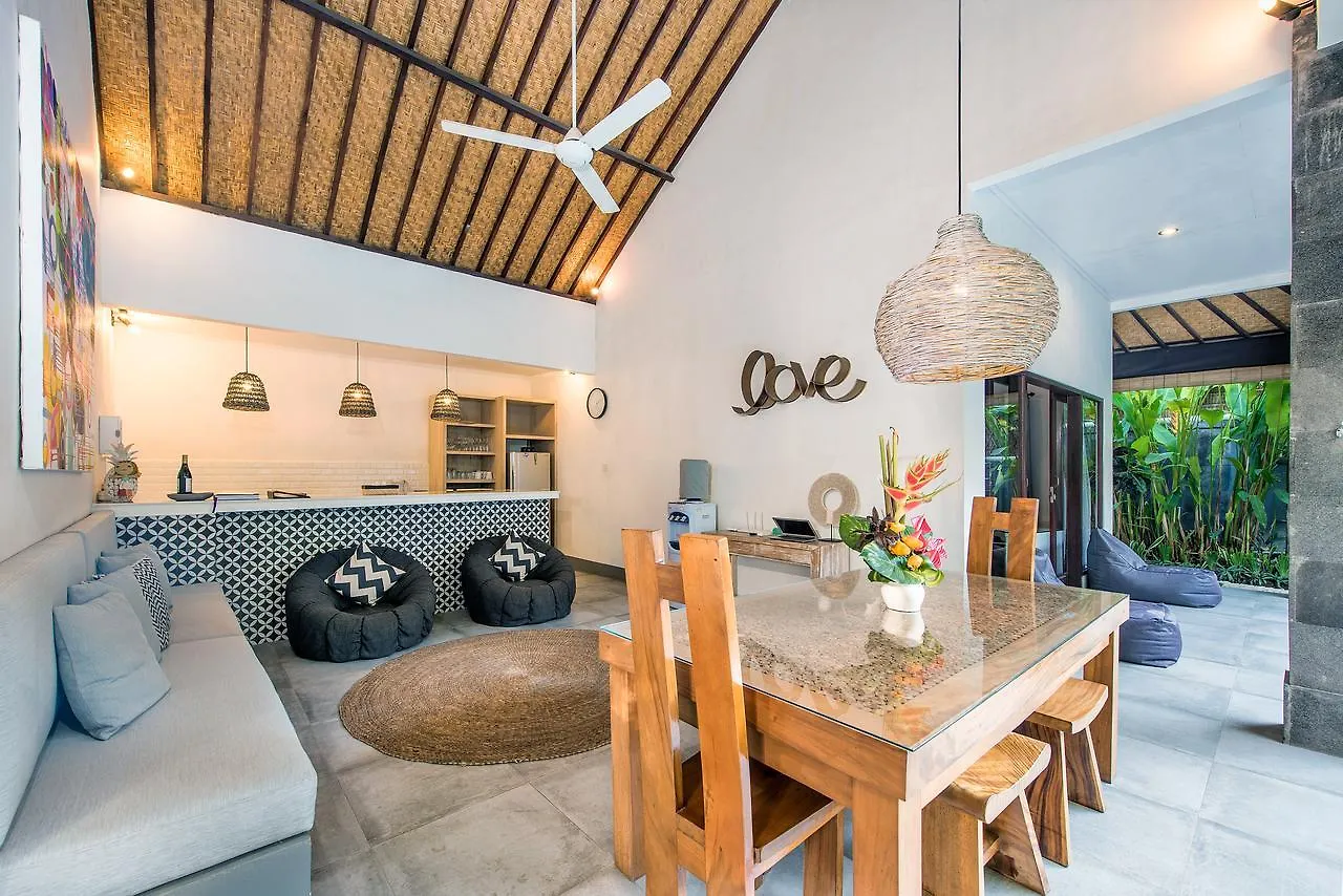 סמיניאק Saudara Villas אינדונזיה